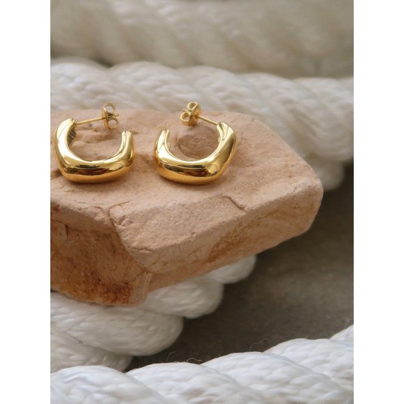 NEW 18K Gold Plated Open Square Hoop Earrings - Picture 3 of 12